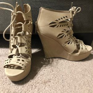 Nude Wedges